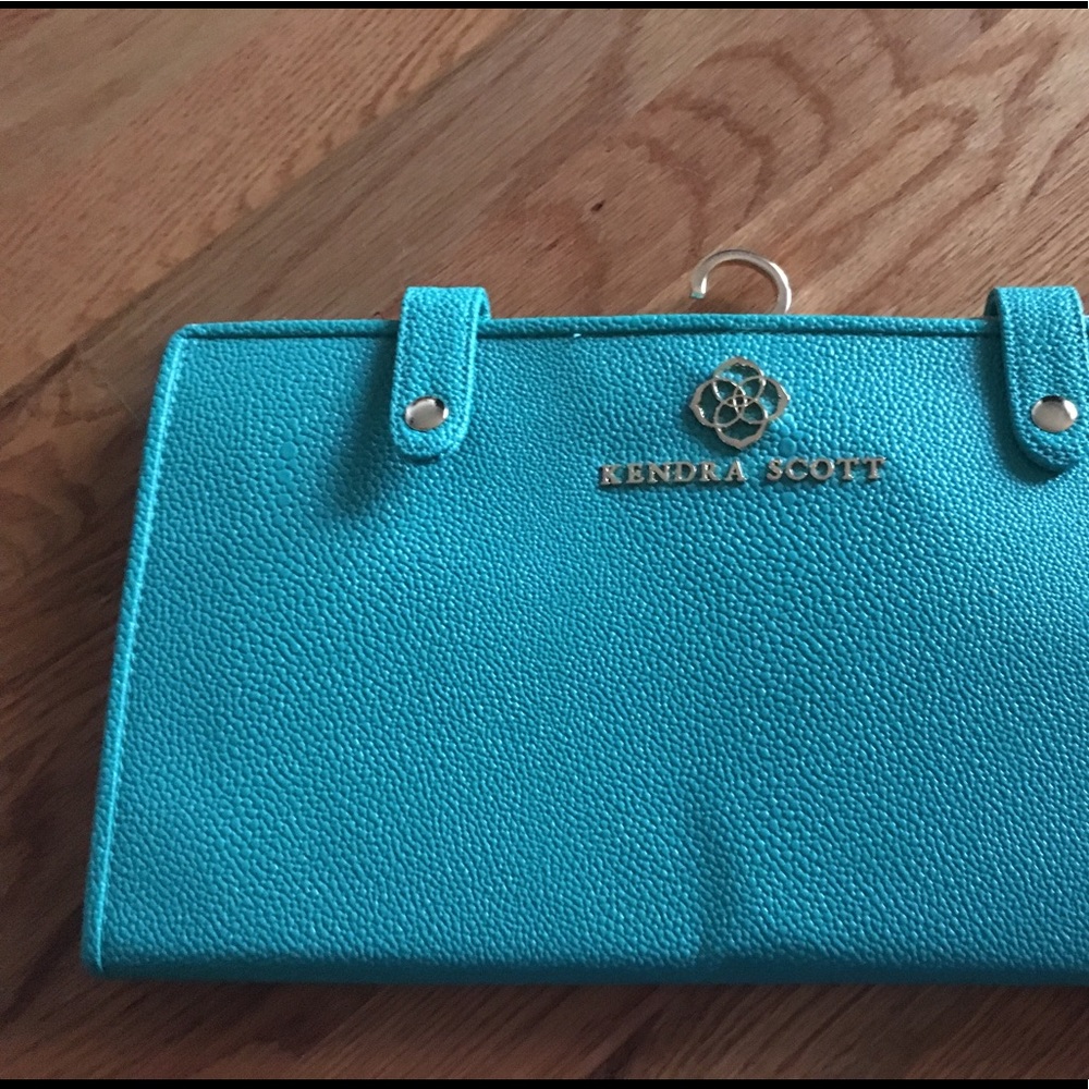 NWOT Kendra Scott Jewelry Organizer